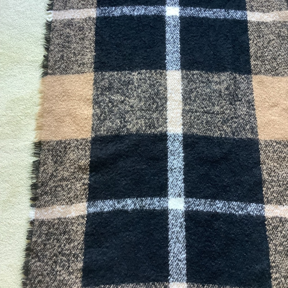 Tan/Black/White Color Block/Plaid Wrap/Shawl - Picture 13 of 15